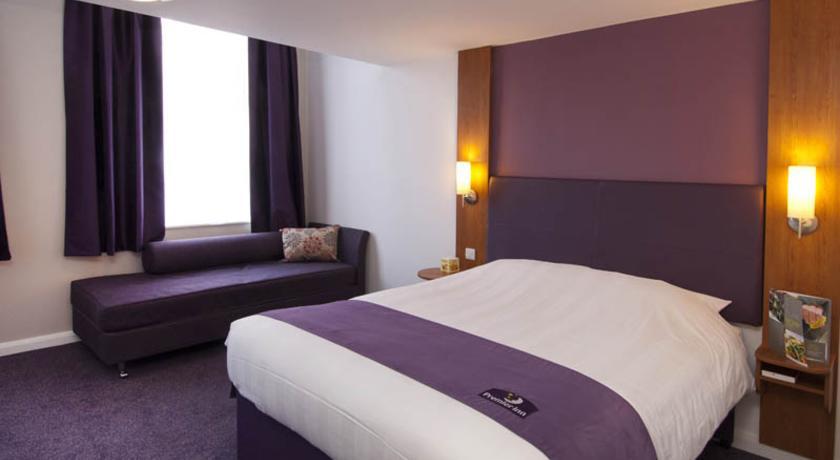 Premier Inn Чічестер Номер фото