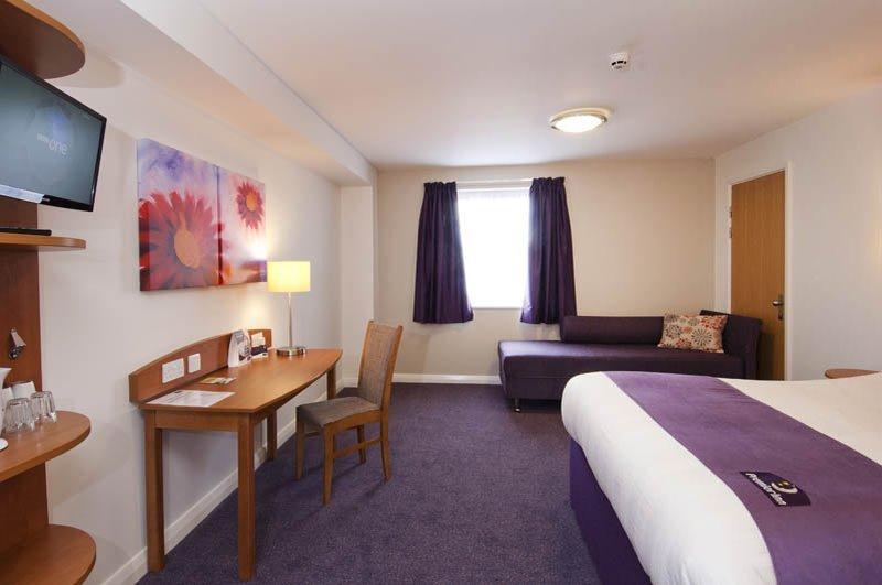 Premier Inn Чічестер Екстер'єр фото